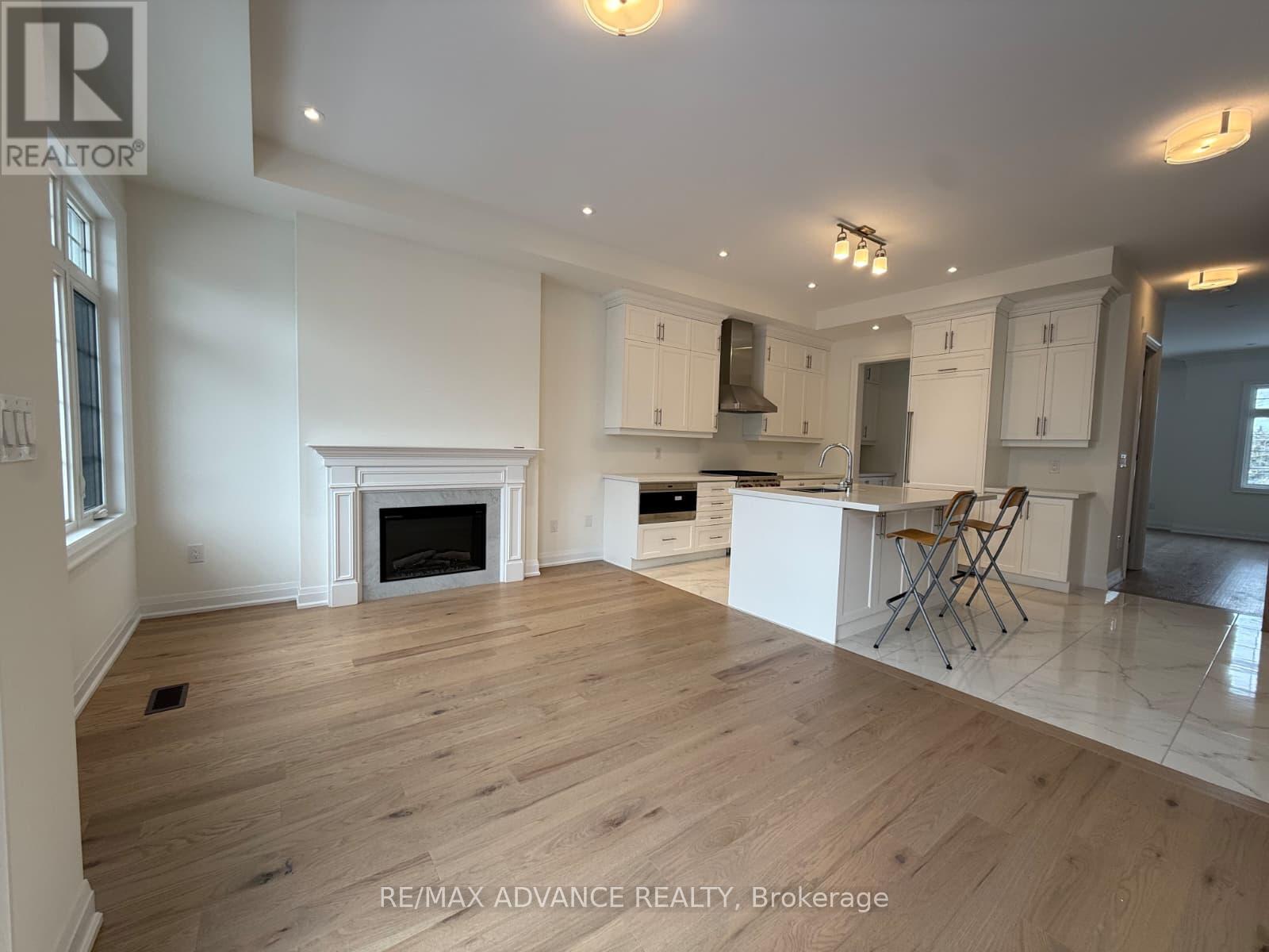 4201 Major Mackenzie Dr Drive, Markham, Ontario  L6C 3L5 - Photo 5 - N12629804