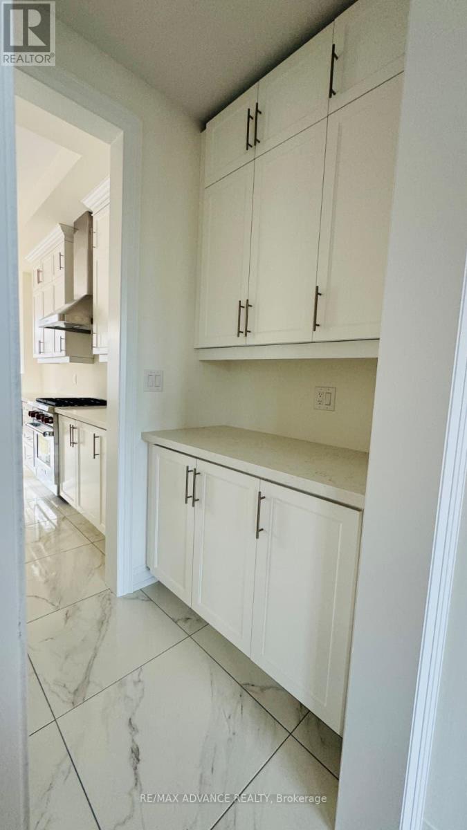 4201 Major Mackenzie Dr Drive, Markham, Ontario  L6C 3L5 - Photo 7 - N12629804