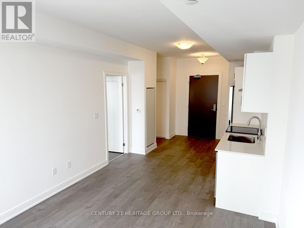 A906 - 705 Davis Drive, Newmarket, Ontario  L3Y 2R2 - Photo 2 - N12629820