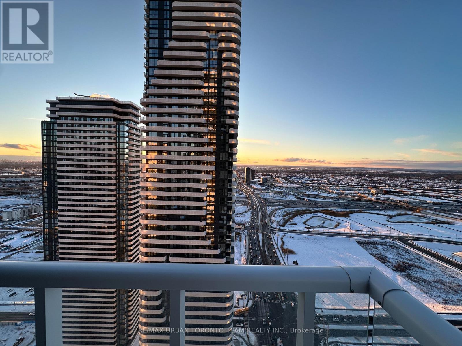 4302 - 8 INTERCHANGE WAY, Vaughan, Ontario