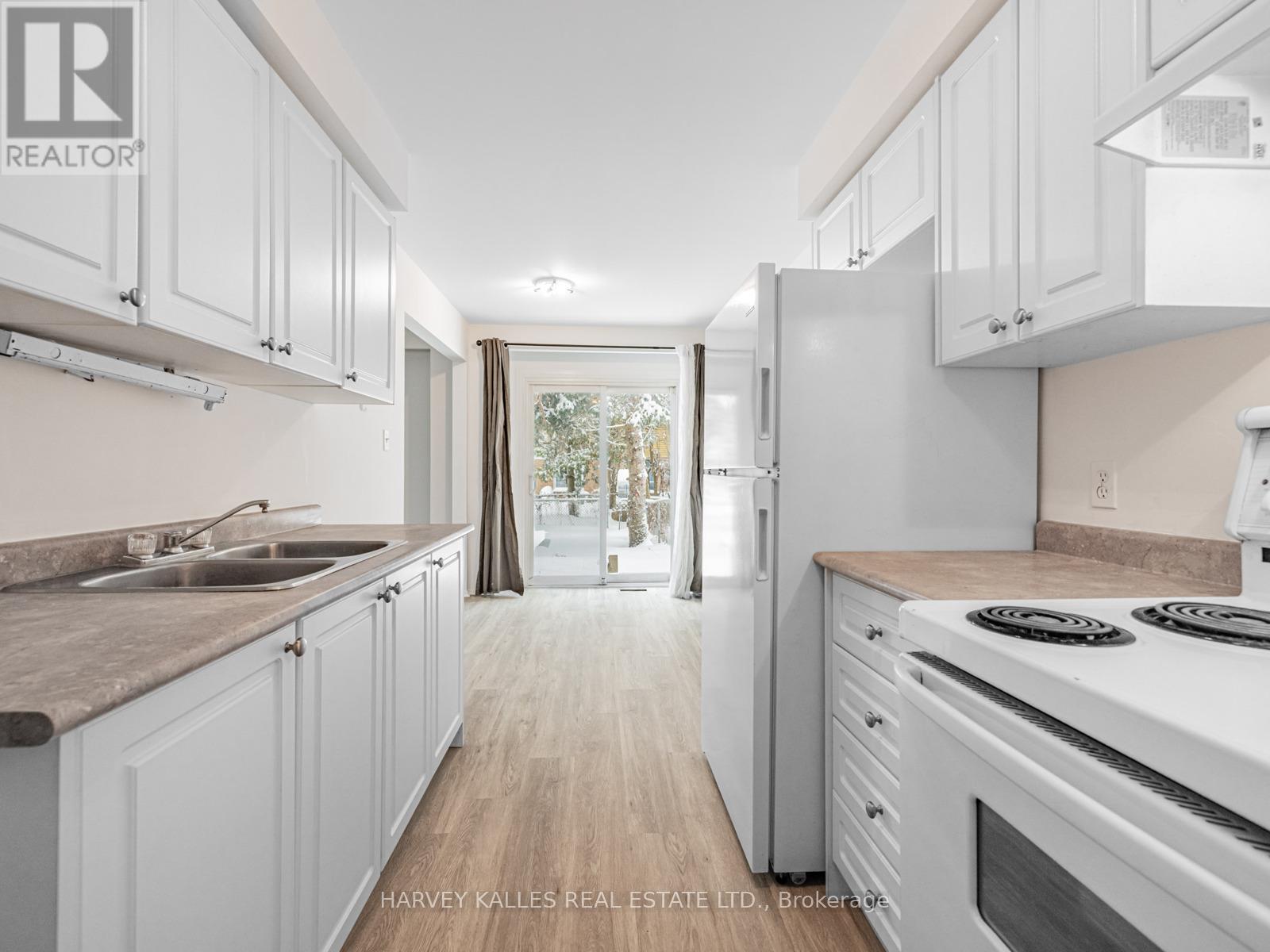 263 Browning Trail, Barrie, Ontario L4N 5C9 - Photo 11 - S12629876