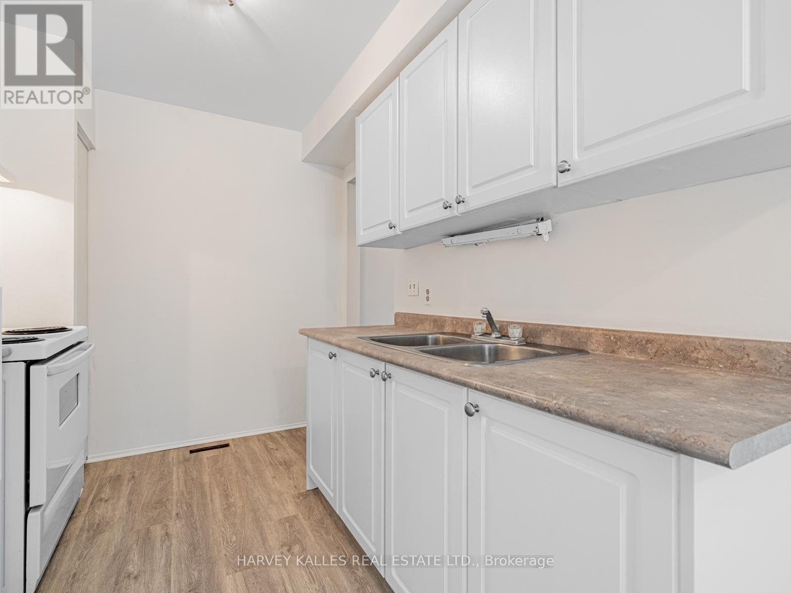 263 Browning Trail, Barrie, Ontario L4N 5C9 - Photo 14 - S12629876