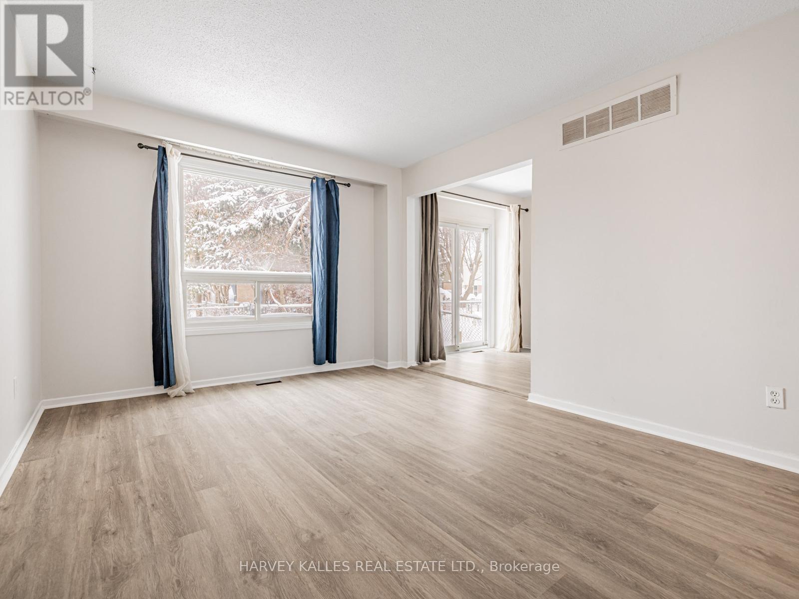 263 Browning Trail, Barrie, Ontario L4N 5C9 - Photo 6 - S12629876