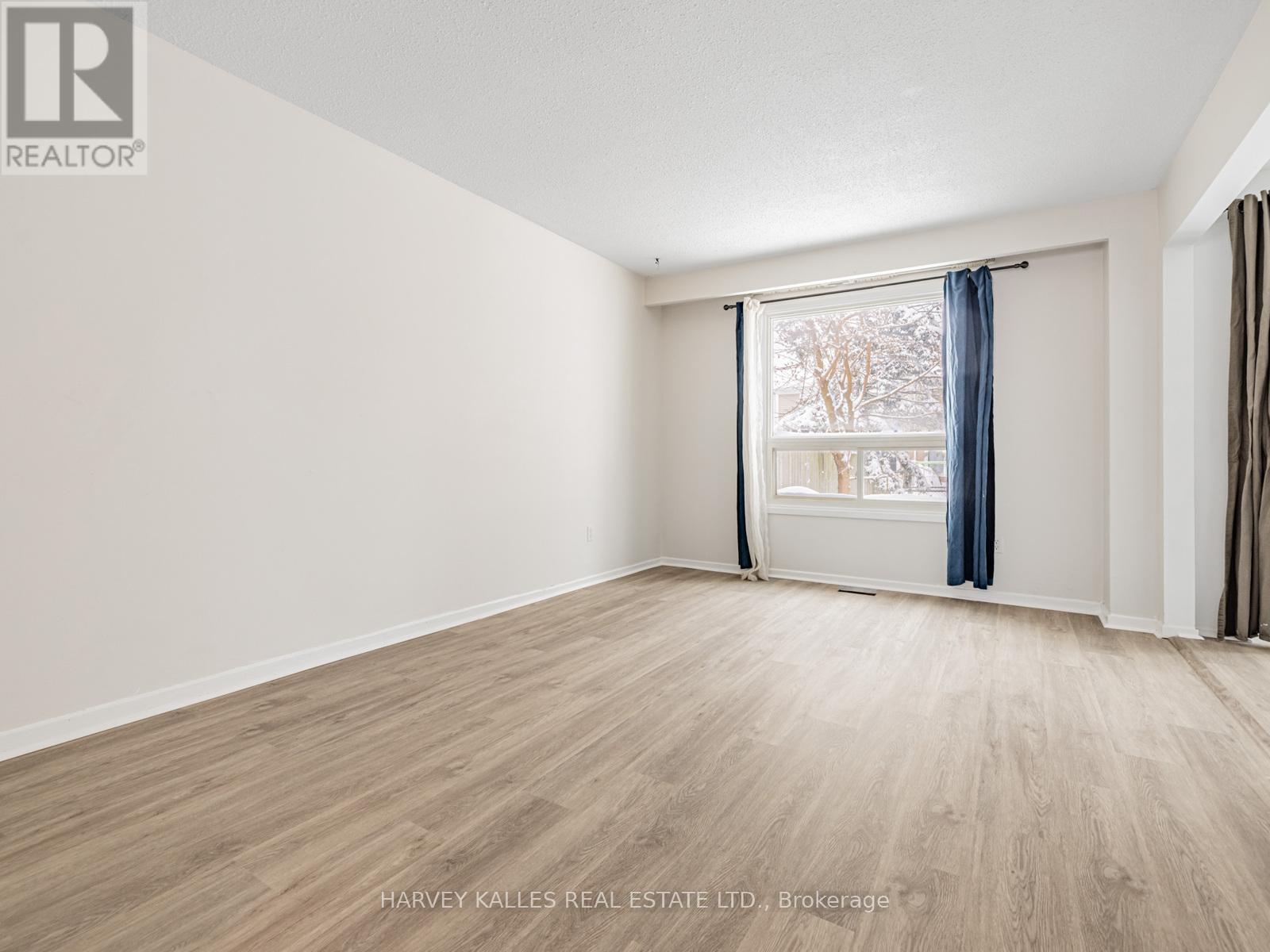 263 Browning Trail, Barrie, Ontario L4N 5C9 - Photo 7 - S12629876