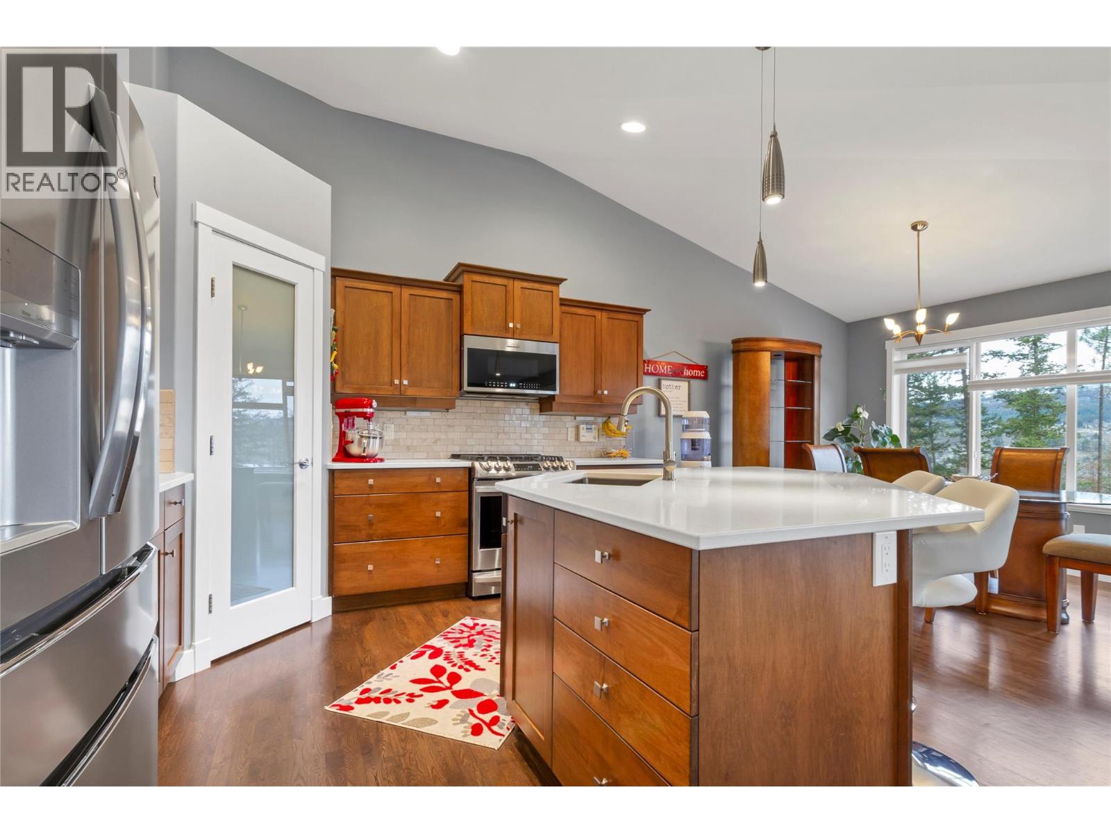 10412 Sherman Drive Lake Country Photo 8