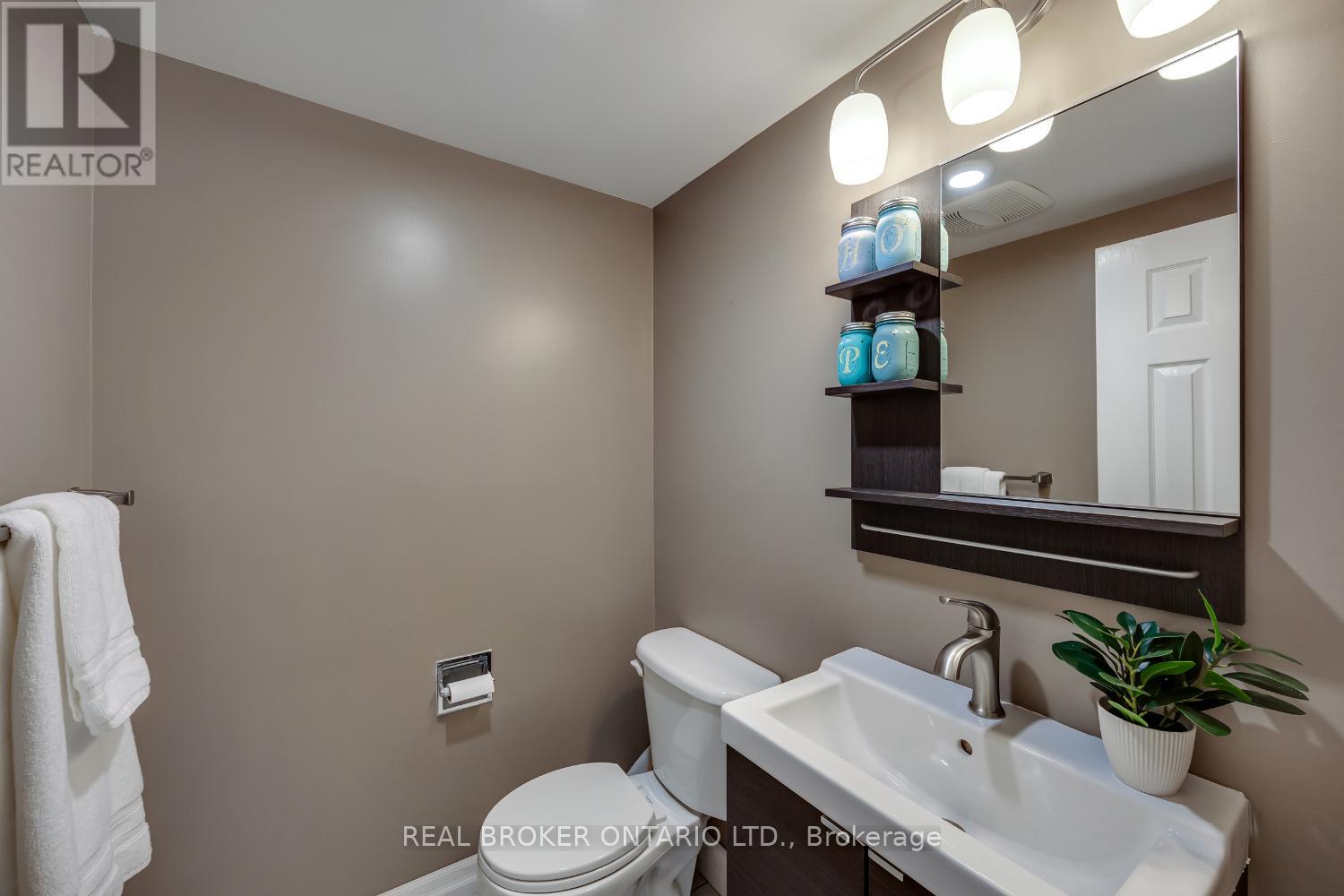 26 Falstaff Crescent, Whitby, Ontario  L1R 1W3 - Photo 17 - E12629956