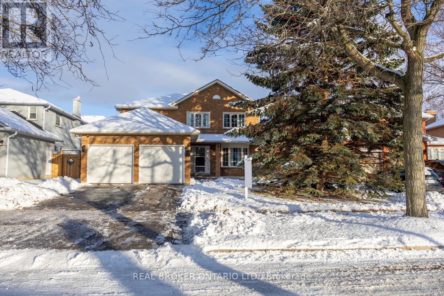 26 Falstaff Crescent, Whitby, Ontario  L1R 1W3 - Photo 2 - E12629956