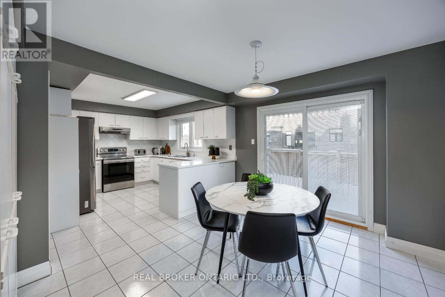 26 Falstaff Crescent, Whitby, Ontario  L1R 1W3 - Photo 21 - E12629956