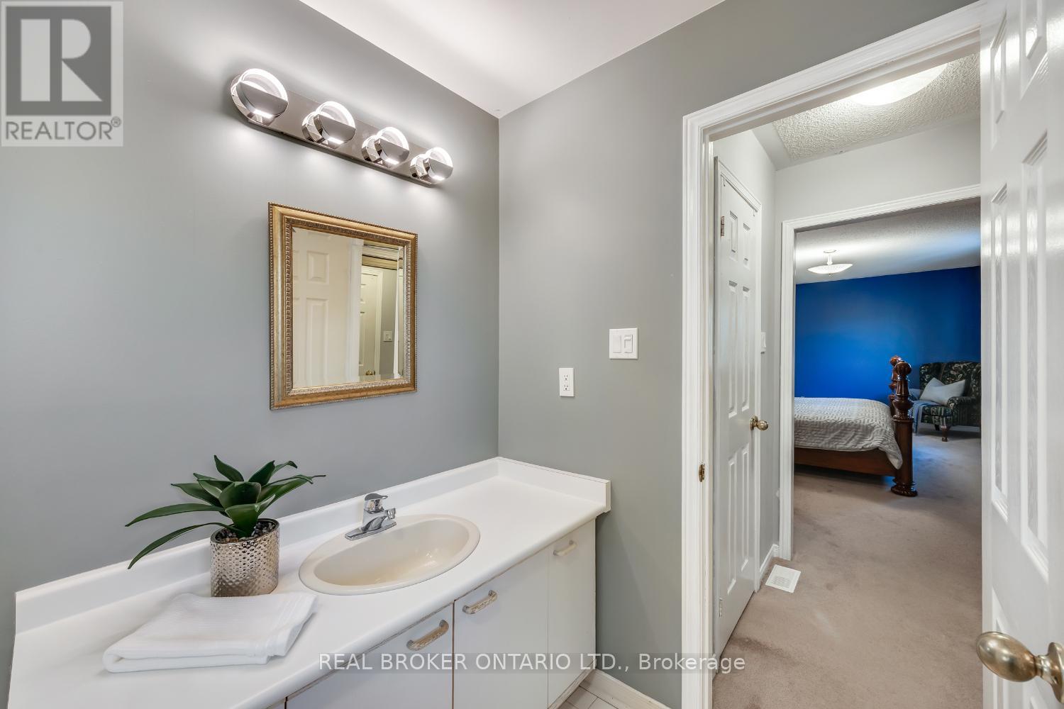 26 Falstaff Crescent, Whitby, Ontario  L1R 1W3 - Photo 30 - E12629956