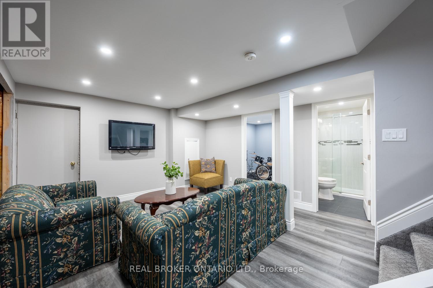 26 Falstaff Crescent, Whitby, Ontario  L1R 1W3 - Photo 41 - E12629956