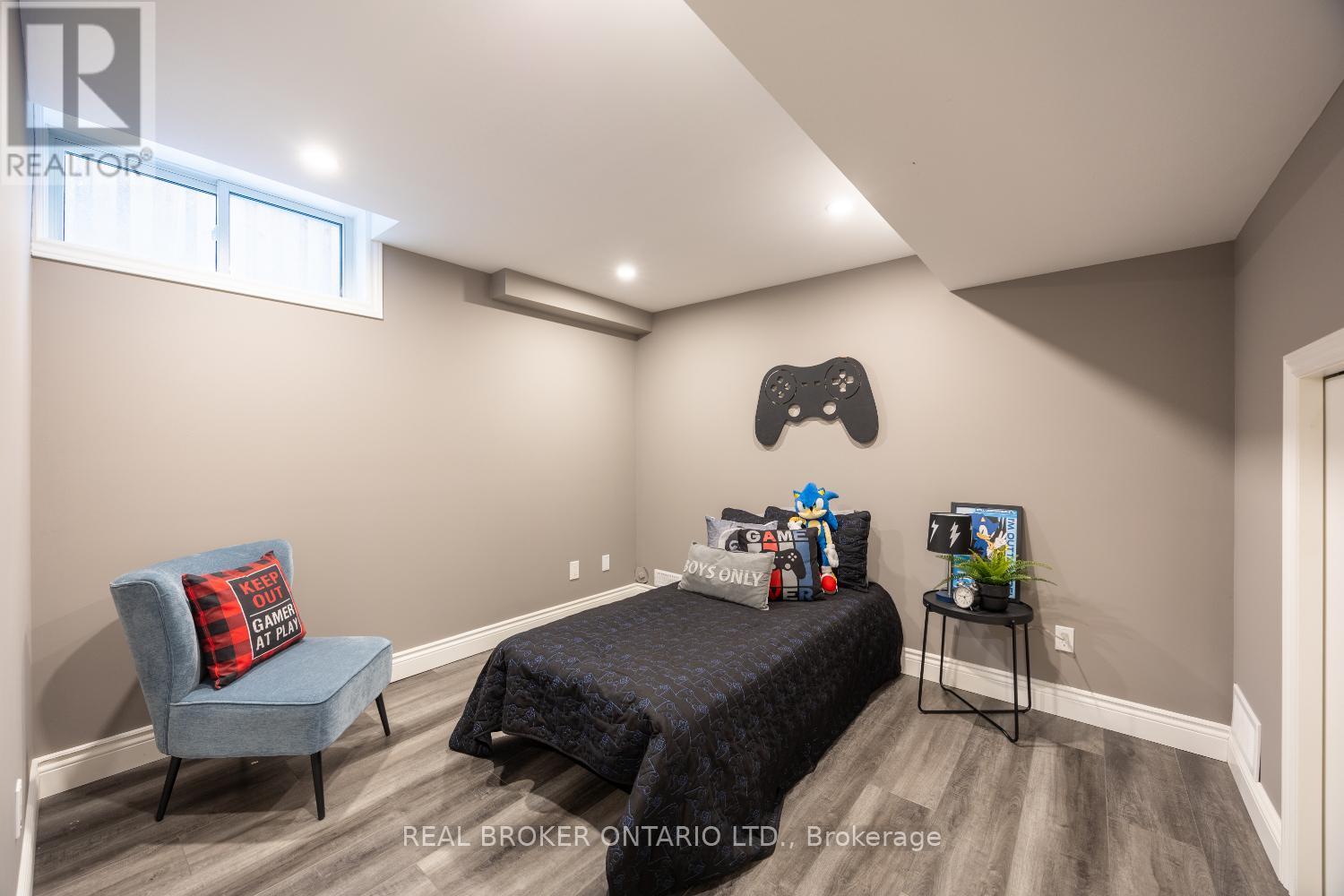 26 Falstaff Crescent, Whitby, Ontario  L1R 1W3 - Photo 43 - E12629956