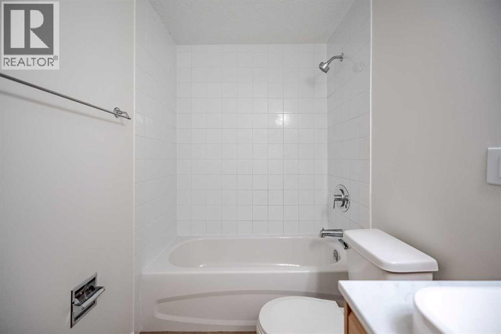 110, 330 Canterbury Drive Sw, Calgary, Alberta  T2W 1H6 - Photo 12 - A2270452