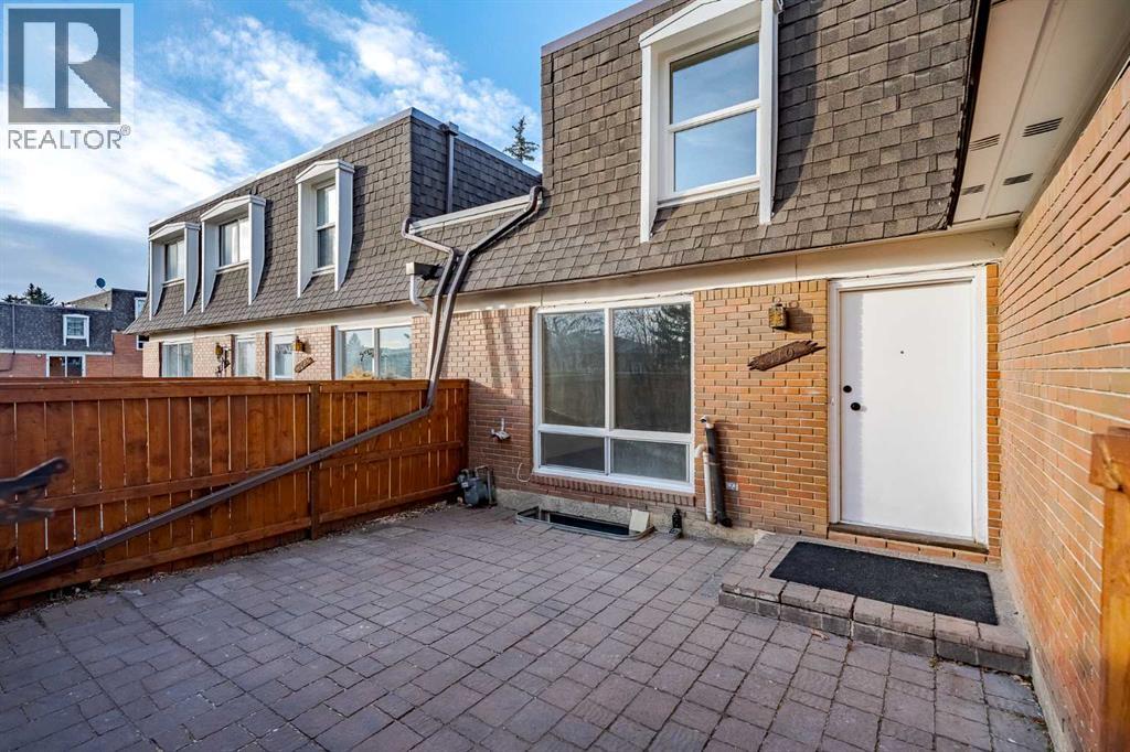 110, 330 Canterbury Drive Sw, Calgary, Alberta  T2W 1H6 - Photo 3 - A2270452