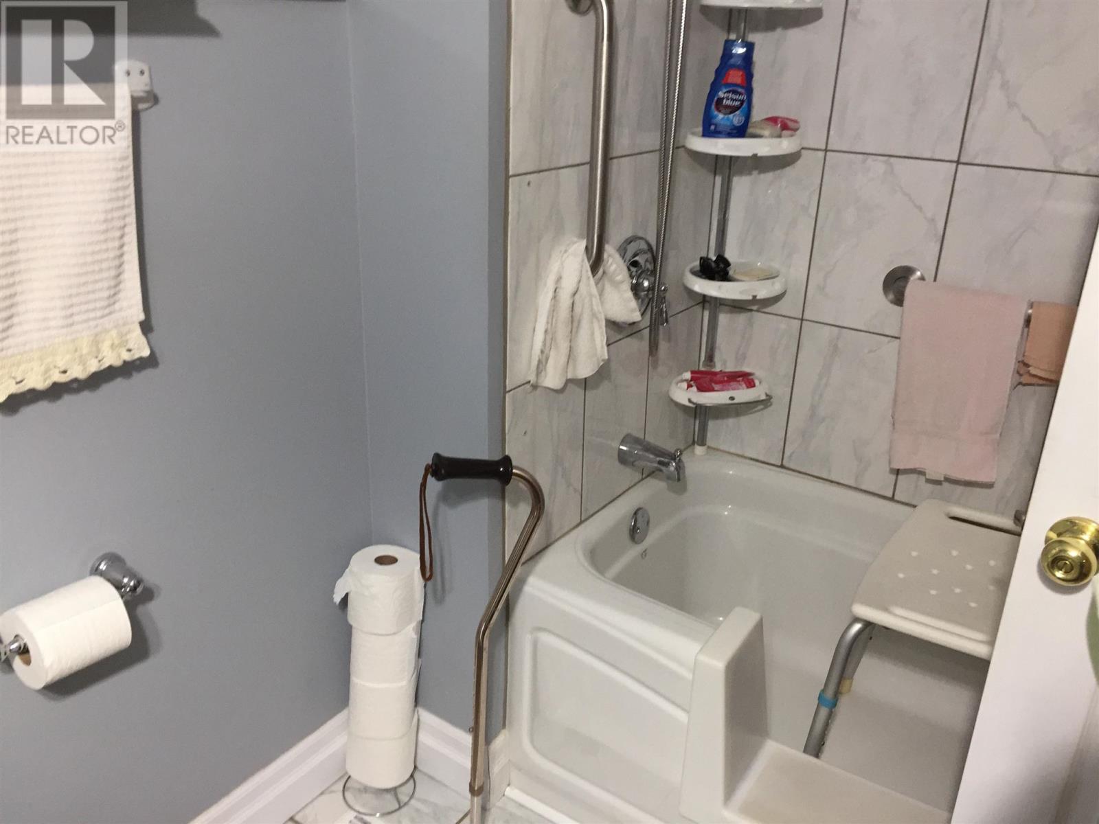 4 Albert St, Elliot Lake, Ontario  P5A 2Y8 - Photo 16 - SM253463