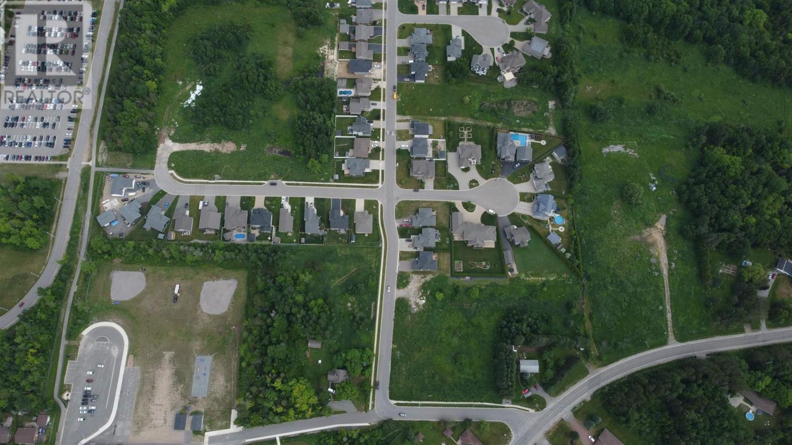 3 Windsor Trl, Sault Ste. Marie, Ontario P6B 5A8 - Photo 2 - SM253465