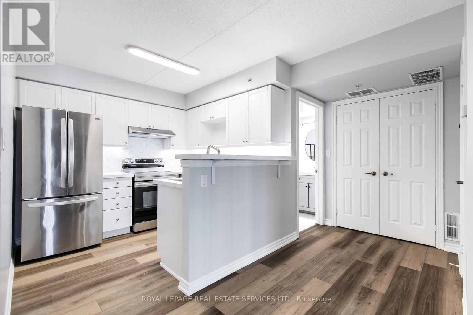 308 - 1480 Bishops Gate, Oakville, Ontario  L6M 4N4 - Photo 7 - W12629802