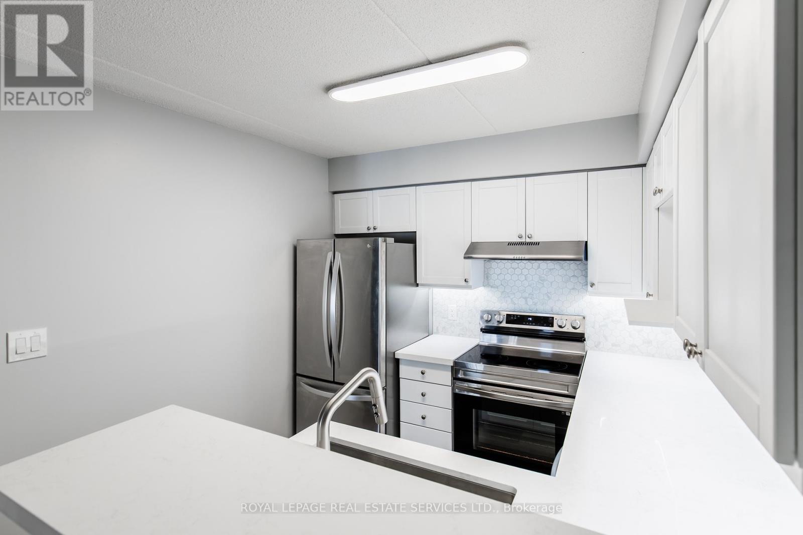 308 - 1480 Bishops Gate, Oakville, Ontario  L6M 4N4 - Photo 9 - W12629802