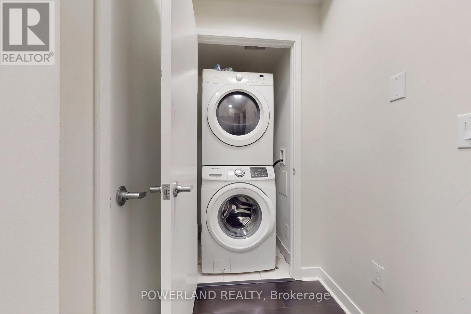 2609 - 360 Square One Drive, Mississauga, Ontario L5B 0G7 - Photo 9 - W12629818