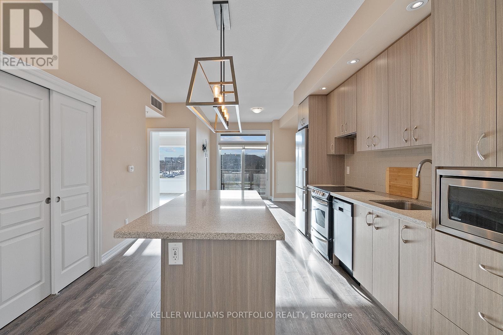 322 - 457 Plains Road E, Burlington, Ontario L7T 0B8 - Photo 4 - W12629822