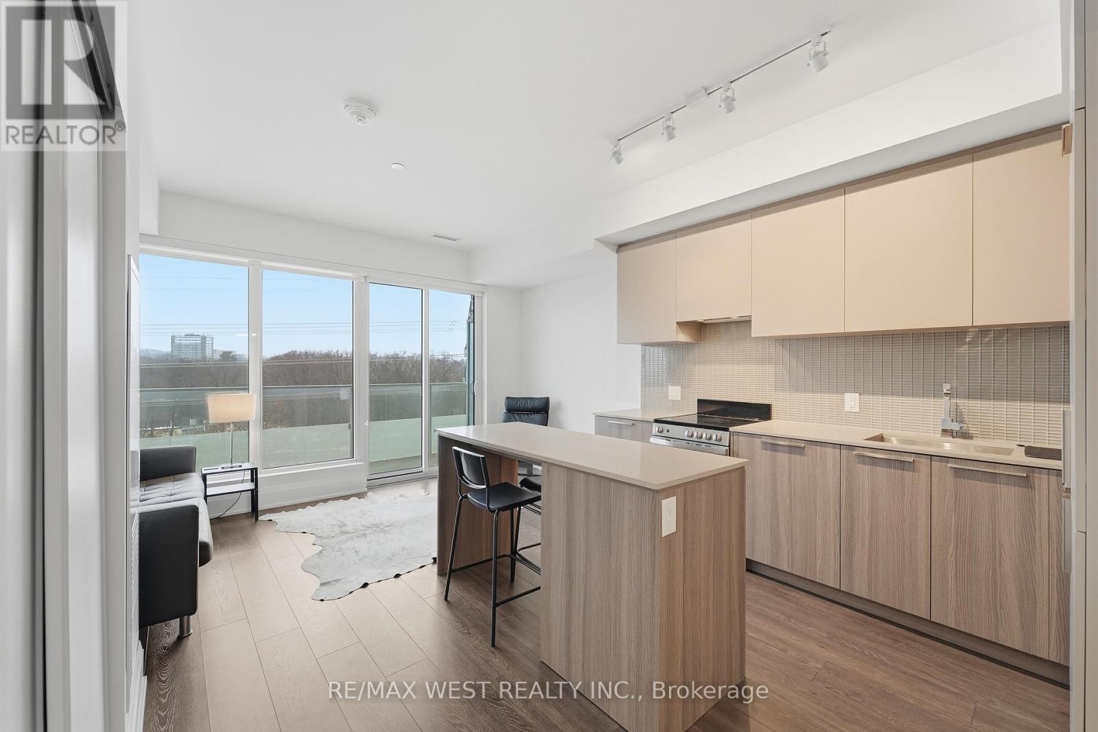 603 - 20 Brin Drive, Toronto (Edenbridge-Humber Valley), Ontario  M8X 0B2 - Photo 5 - W12629834