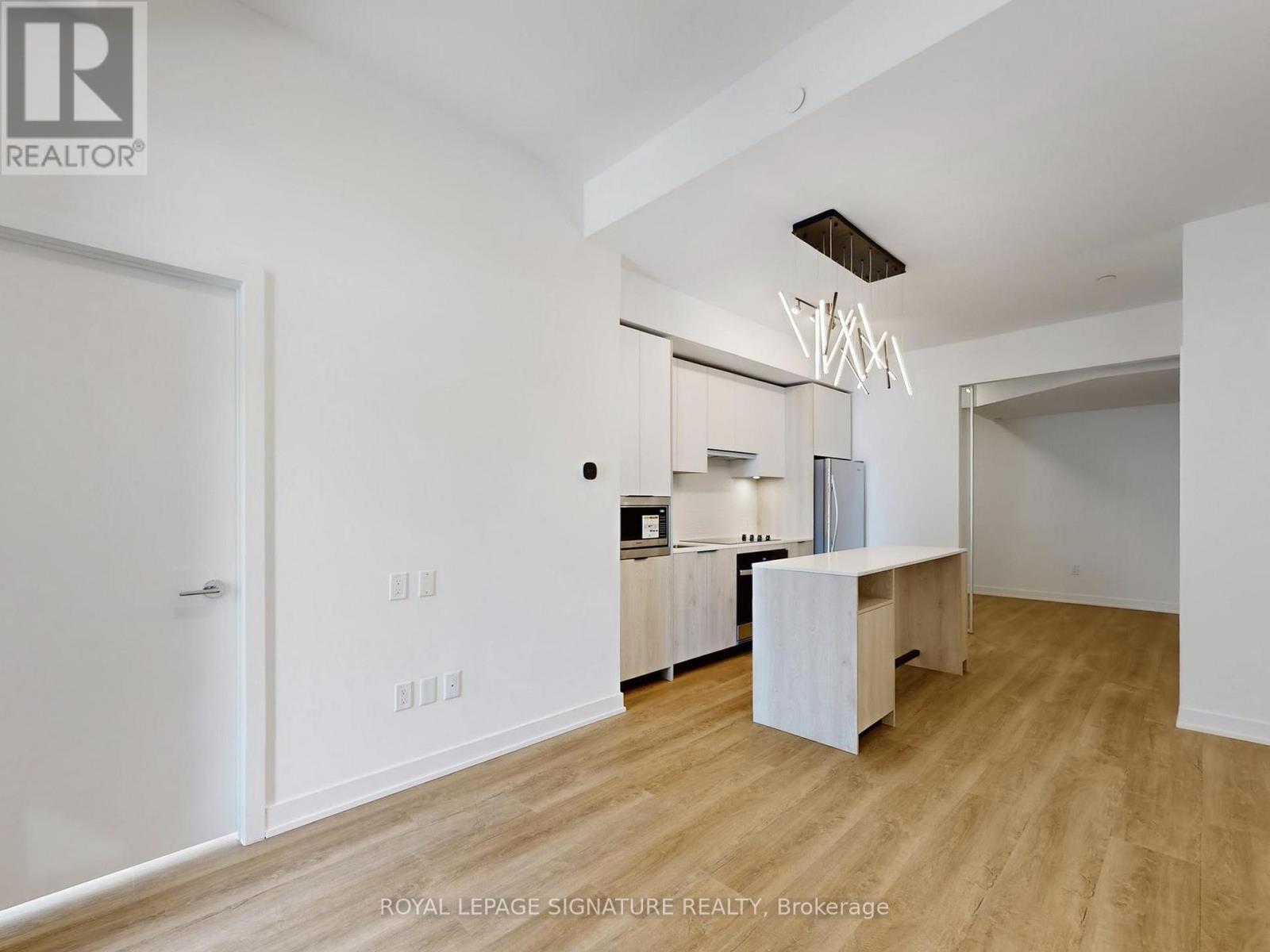 818 - 1007 The Queensway, Toronto (Islington-City Centre West), Ontario  M8Z 6C7 - Photo 10 - W12629836