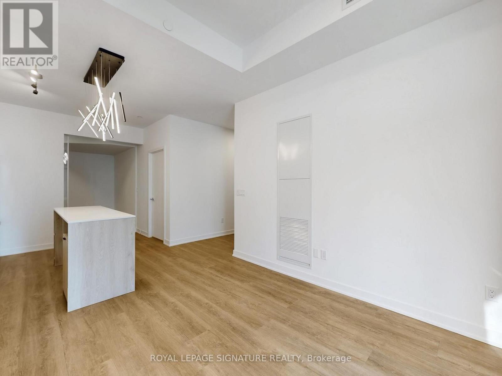 818 - 1007 The Queensway, Toronto (Islington-City Centre West), Ontario  M8Z 6C7 - Photo 9 - W12629836