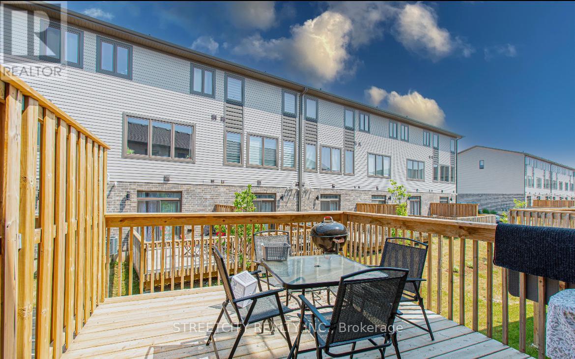 84 - 2070 Meadowgate Boulevard E, London South, Ontario  N6M 0H5 - Photo 3 - X12629880