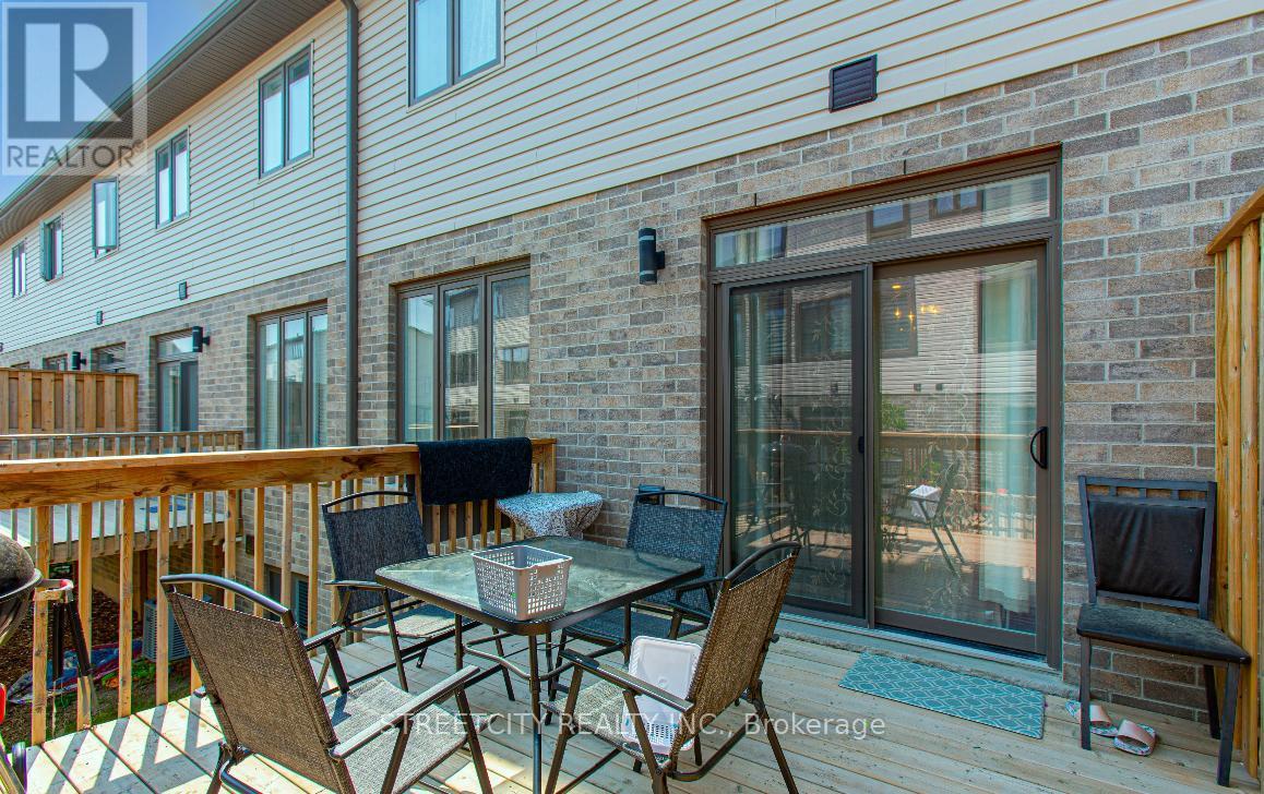 84 - 2070 Meadowgate Boulevard E, London South, Ontario  N6M 0H5 - Photo 5 - X12629880