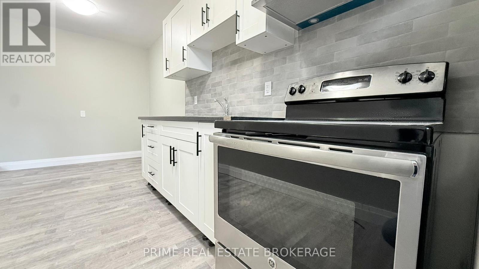 13 - 435 Nelson Street, London East, Ontario  N6B 1A6 - Photo 3 - X12629928