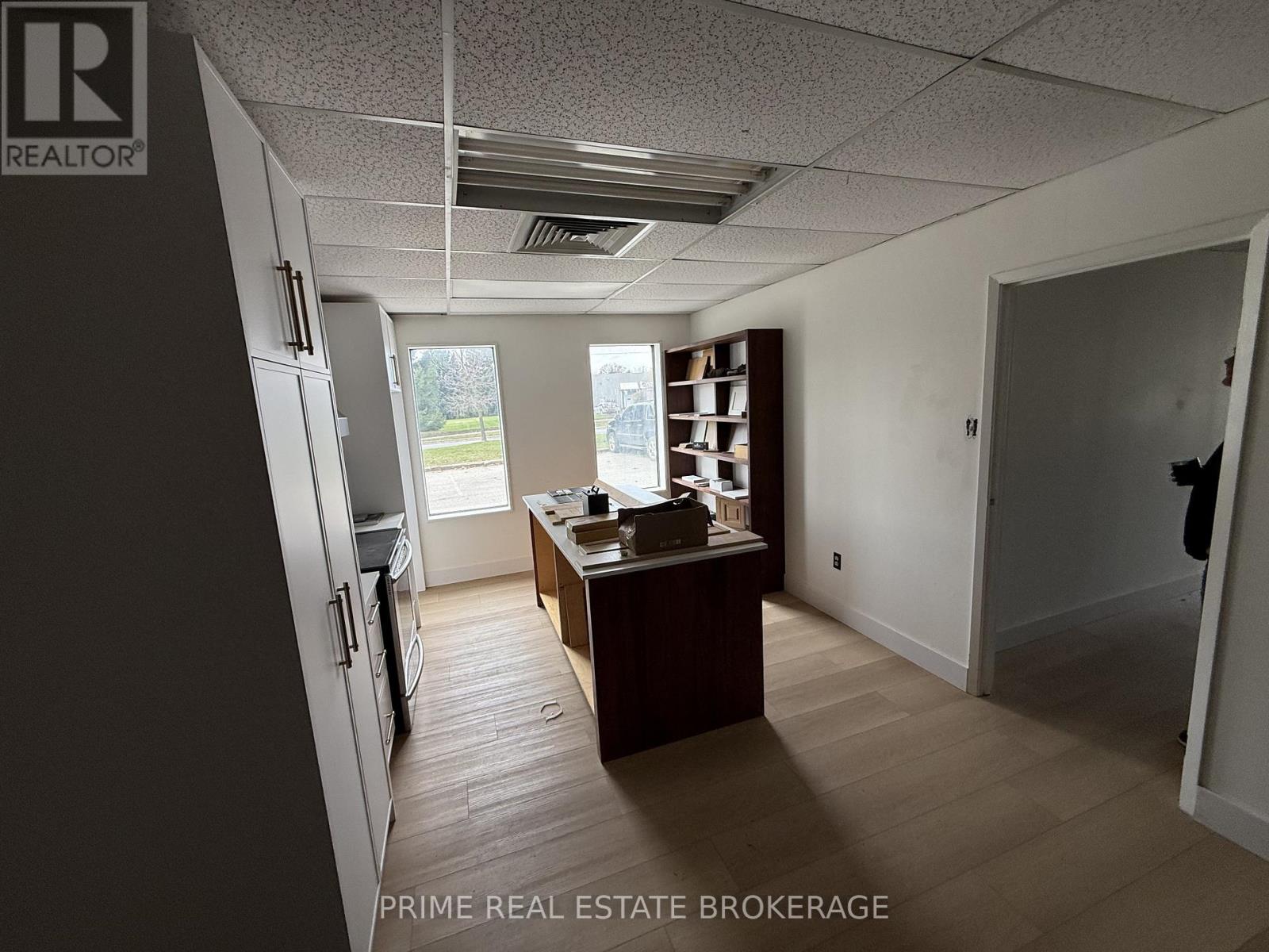 Front - 312 Sovereign Road, London East, Ontario  N6M 1A7 - Photo 10 - X12629982