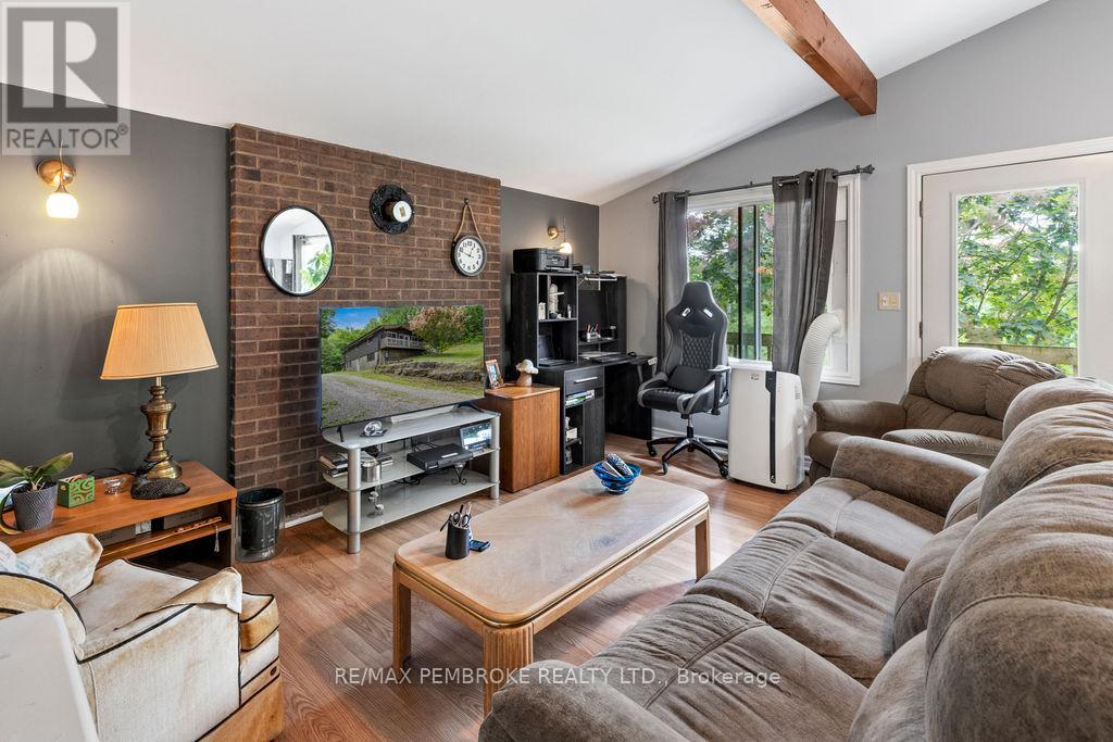 194 Klondike Road, Bonnechere Valley, Ontario  K0J 1T0 - Photo 10 - X12629874