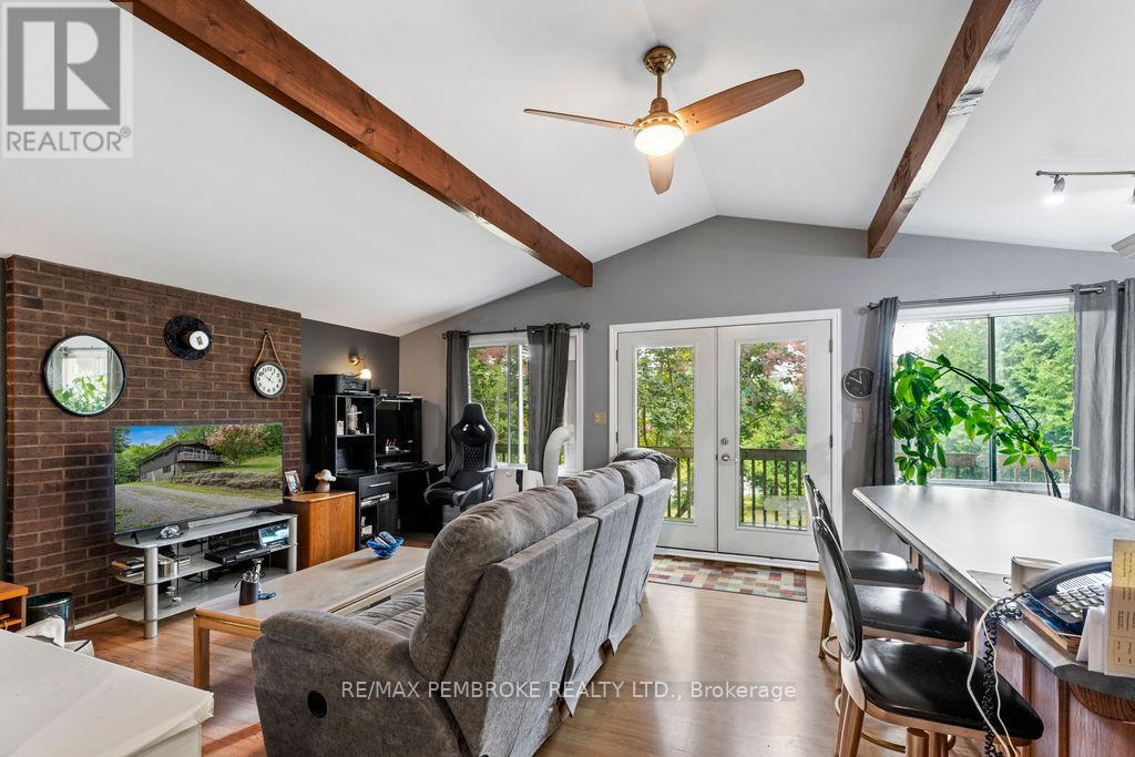 194 Klondike Road, Bonnechere Valley, Ontario  K0J 1T0 - Photo 11 - X12629874