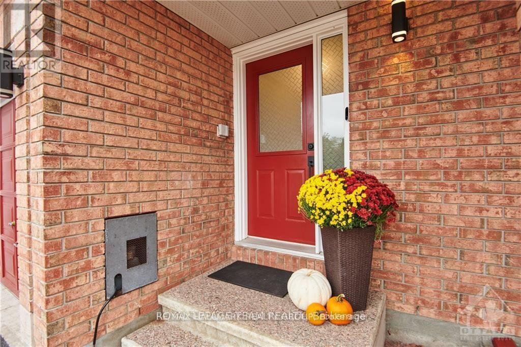 133 Woodpark Way, Ottawa, Ontario  K2J 4C7 - Photo 3 - X12629924