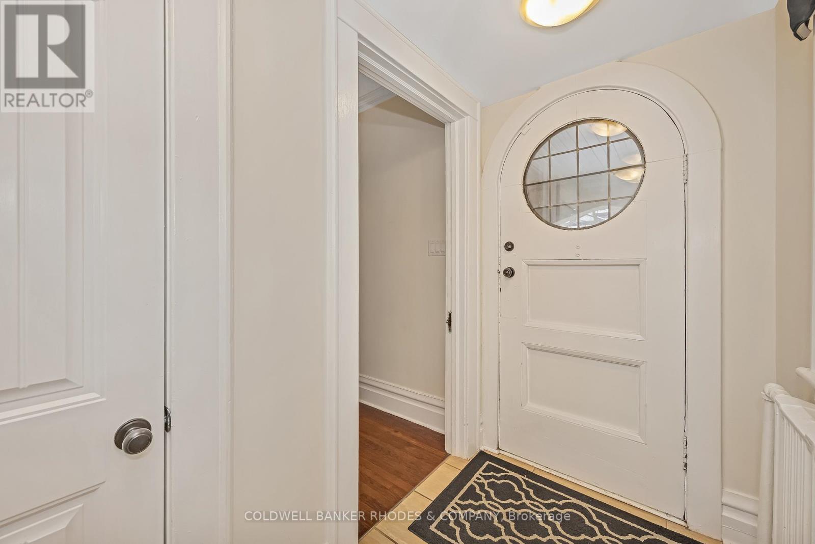 62 Powell Avenue, Ottawa, Ontario  K1S 2A1 - Photo 3 - X12630038