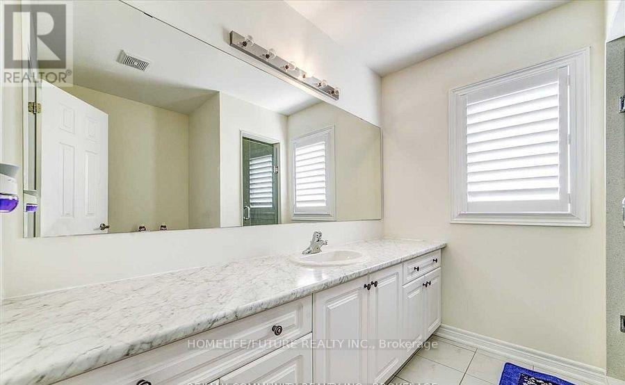 84 Wimbledon Court, Whitby, Ontario  L1P 0A6 - Photo 16 - E12441877