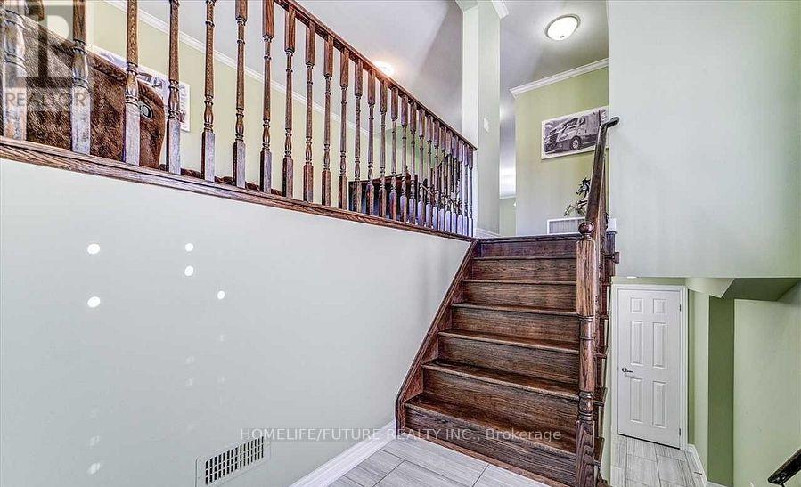 84 Wimbledon Court, Whitby, Ontario  L1P 0A6 - Photo 3 - E12441877