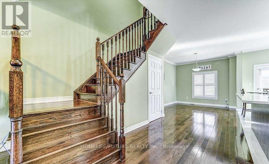 84 Wimbledon Court, Whitby, Ontario  L1P 0A6 - Photo 13 - E12441877