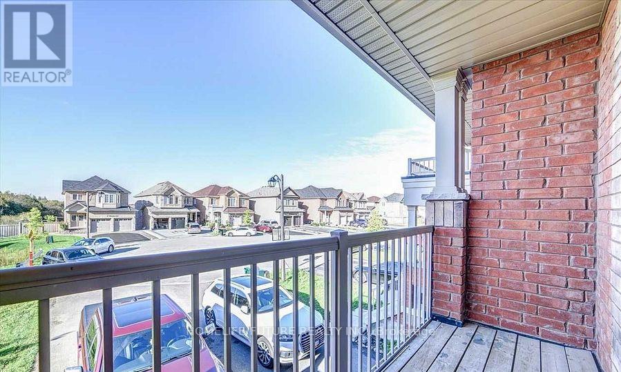 84 Wimbledon Court, Whitby, Ontario  L1P 0A6 - Photo 6 - E12441877