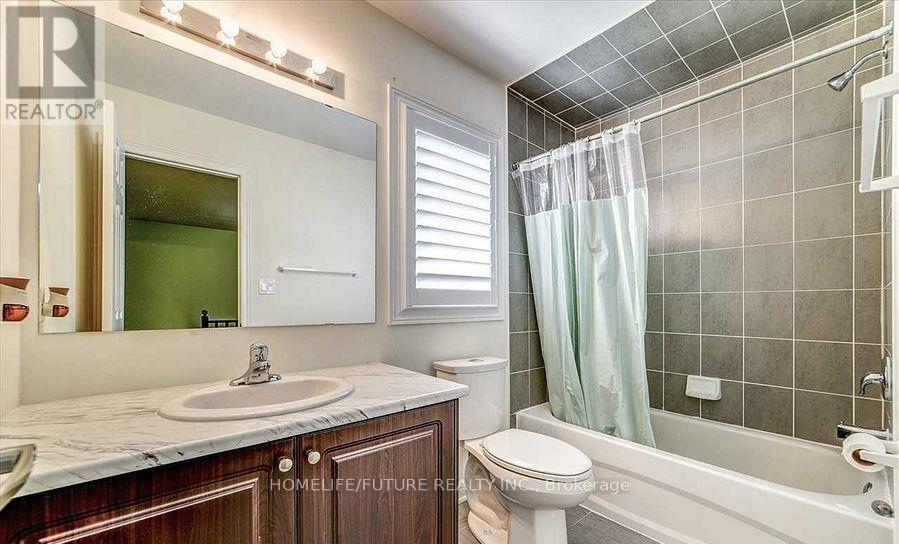 84 Wimbledon Court, Whitby, Ontario  L1P 0A6 - Photo 20 - E12441877