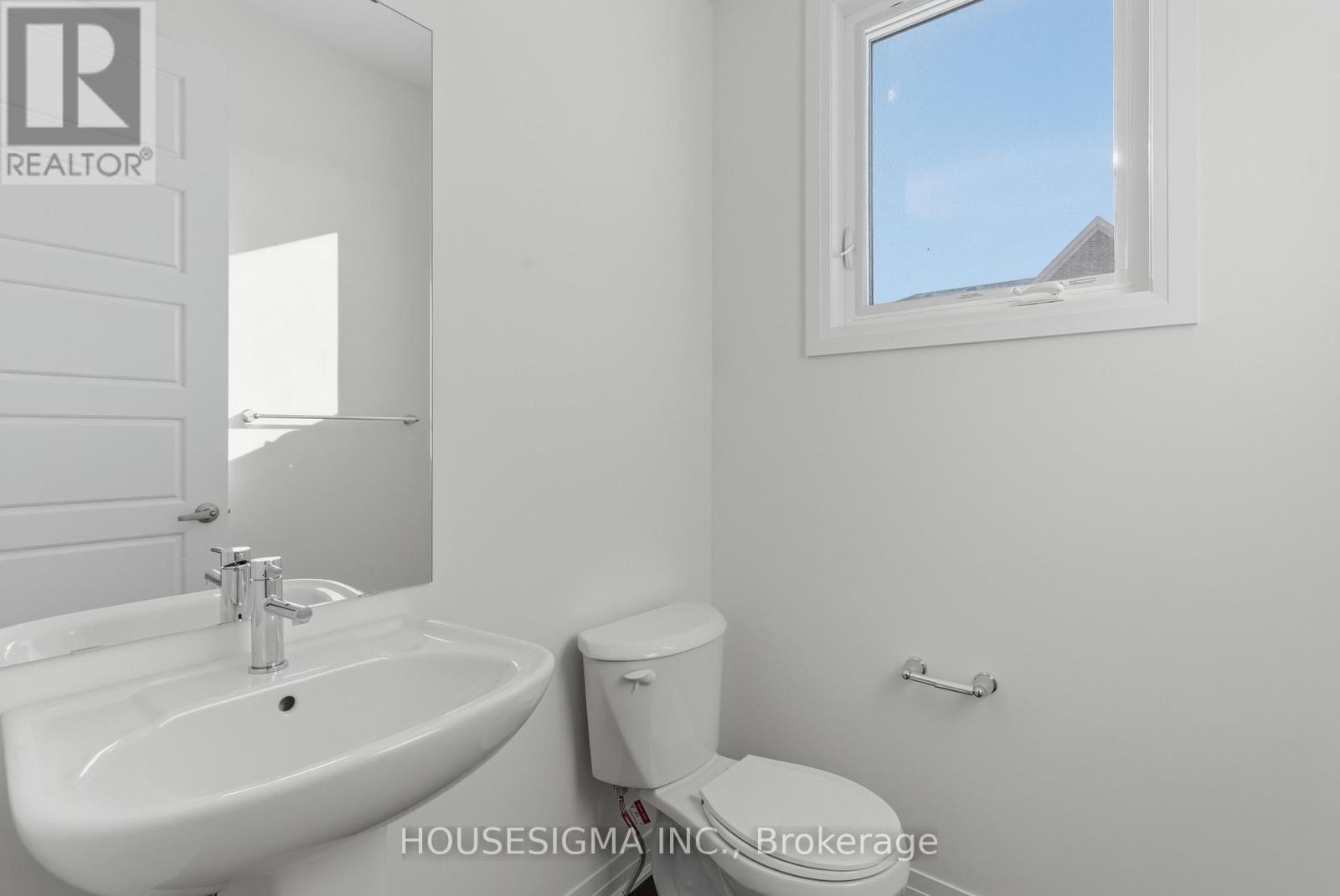 138 Aviron Crescent, Welland (Dain City), Ontario  L3B 0M5 - Photo 3 - X12611828