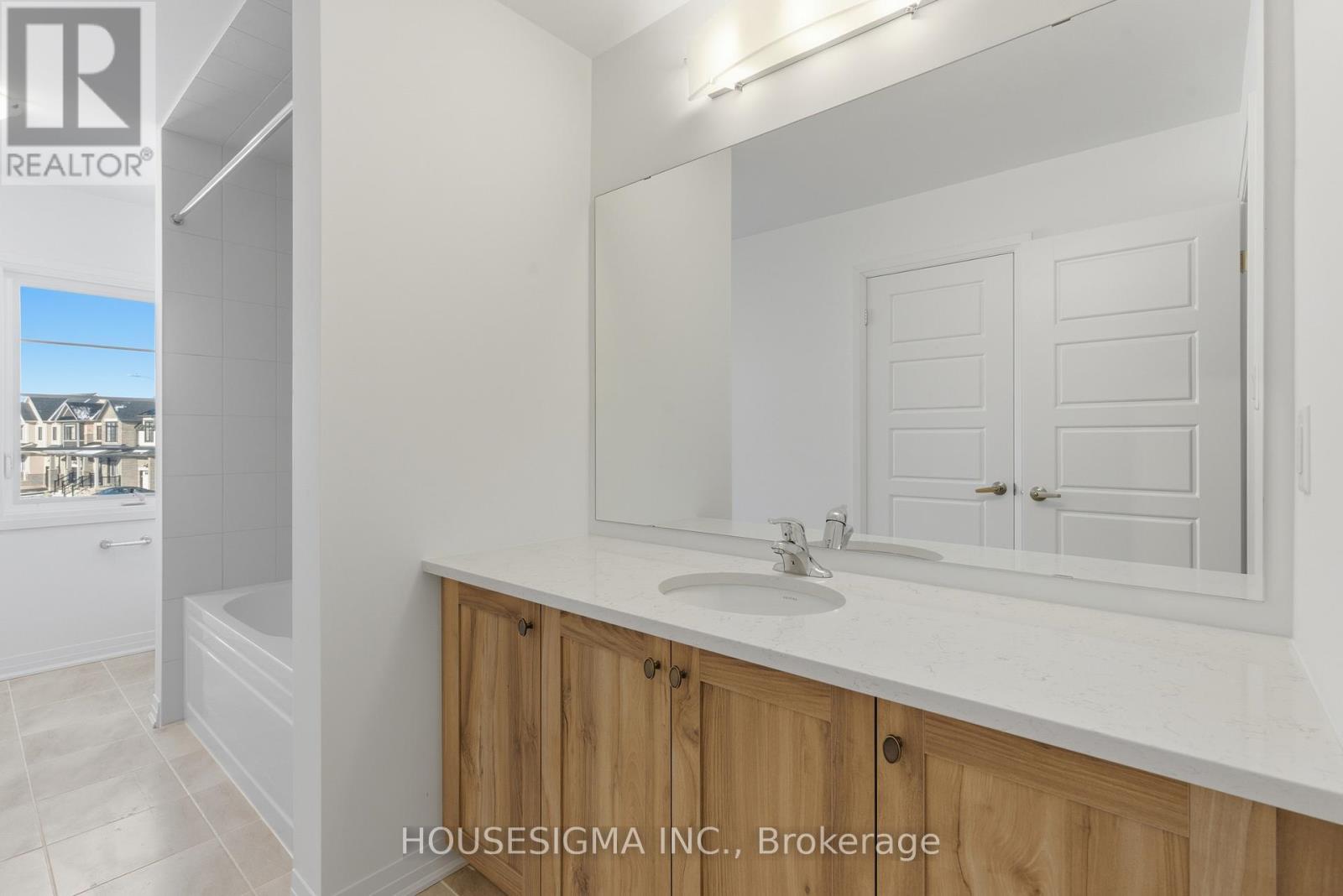 138 Aviron Crescent, Welland (Dain City), Ontario  L3B 0M5 - Photo 22 - X12611828