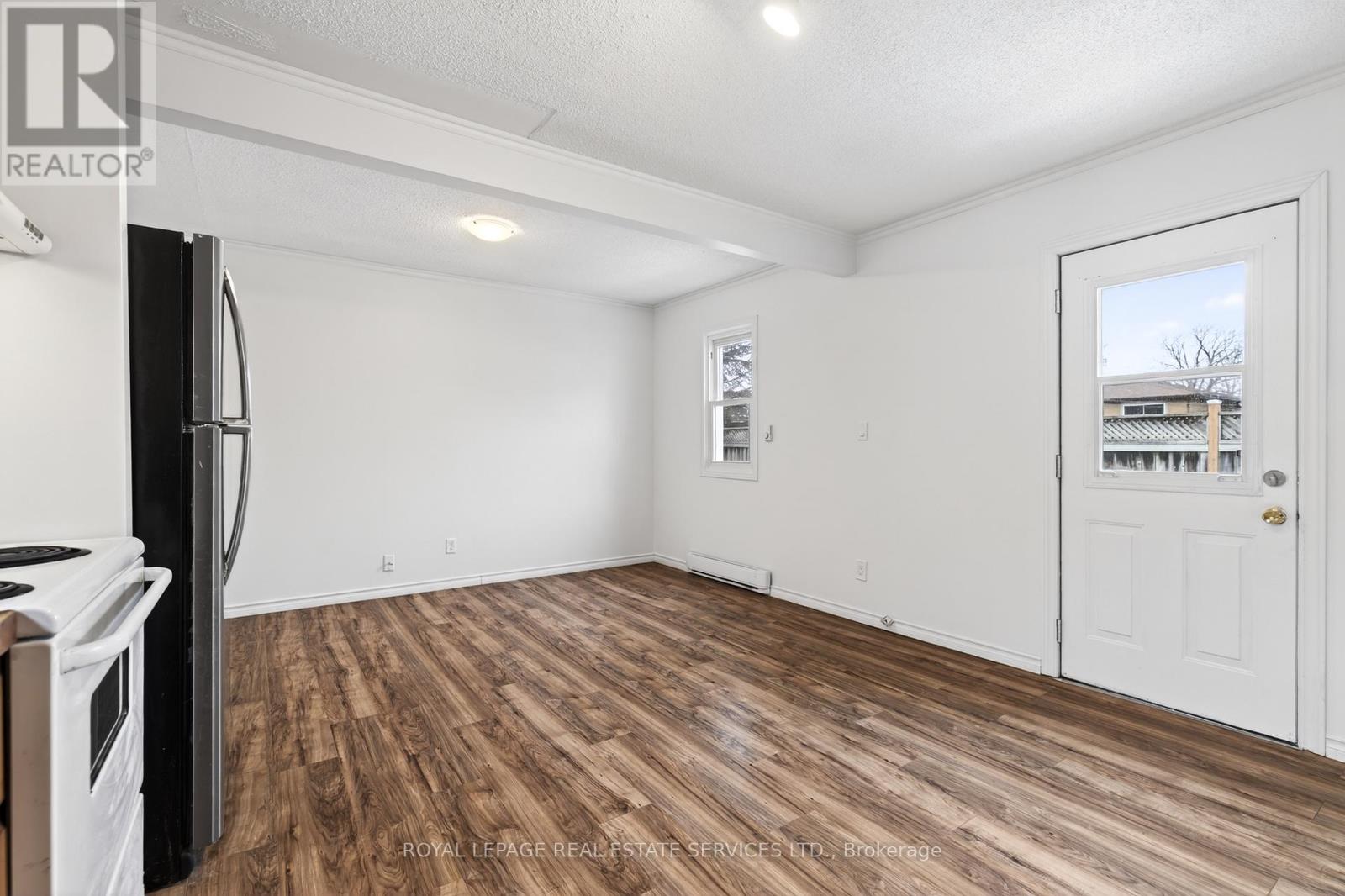 53 Kinsey Street, St. Catharines (Western Hill), Ontario  L2S 1E2 - Photo 16 - X12629812