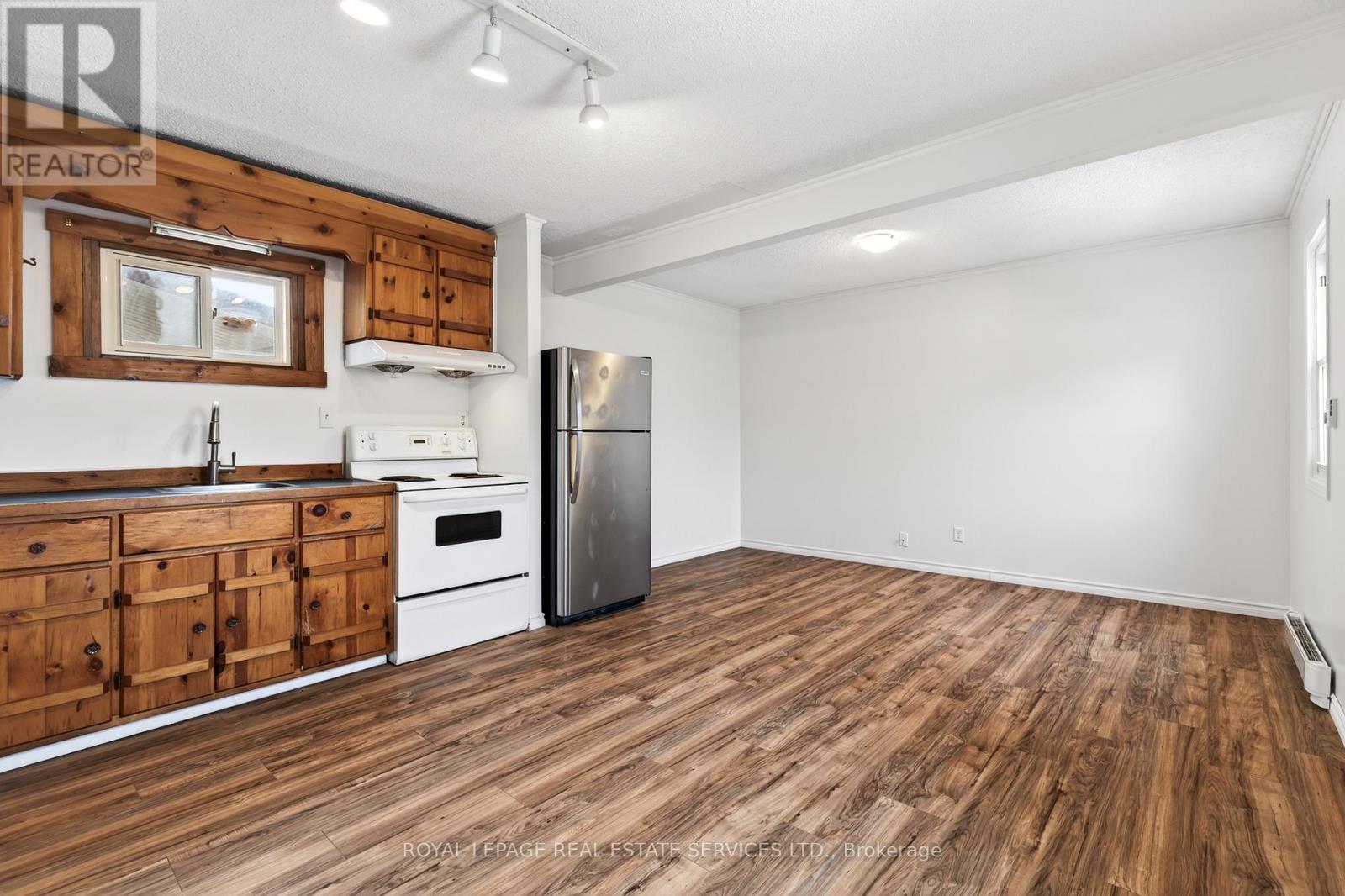 53 Kinsey Street, St. Catharines (Western Hill), Ontario  L2S 1E2 - Photo 18 - X12629812