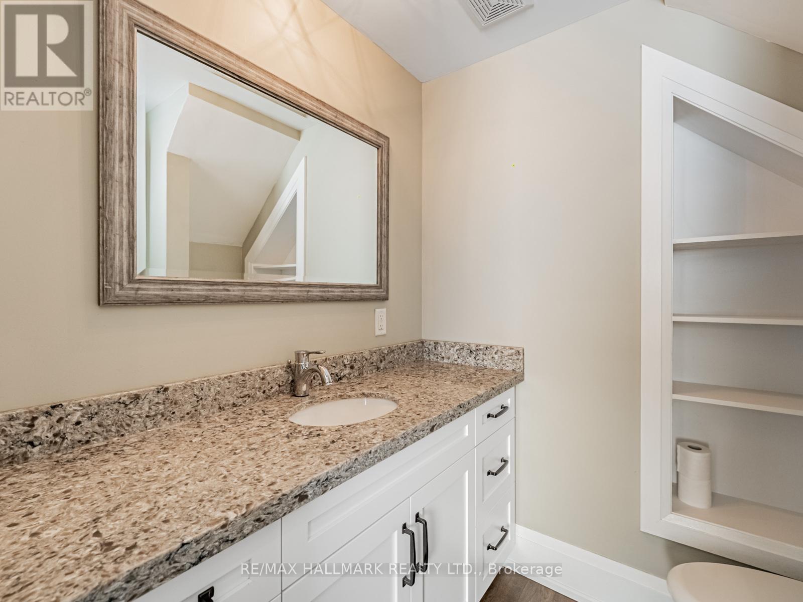 224 Duke Street, Hamilton (Kirkendall), Ontario  L8P 1Y3 - Photo 4 - X12629828