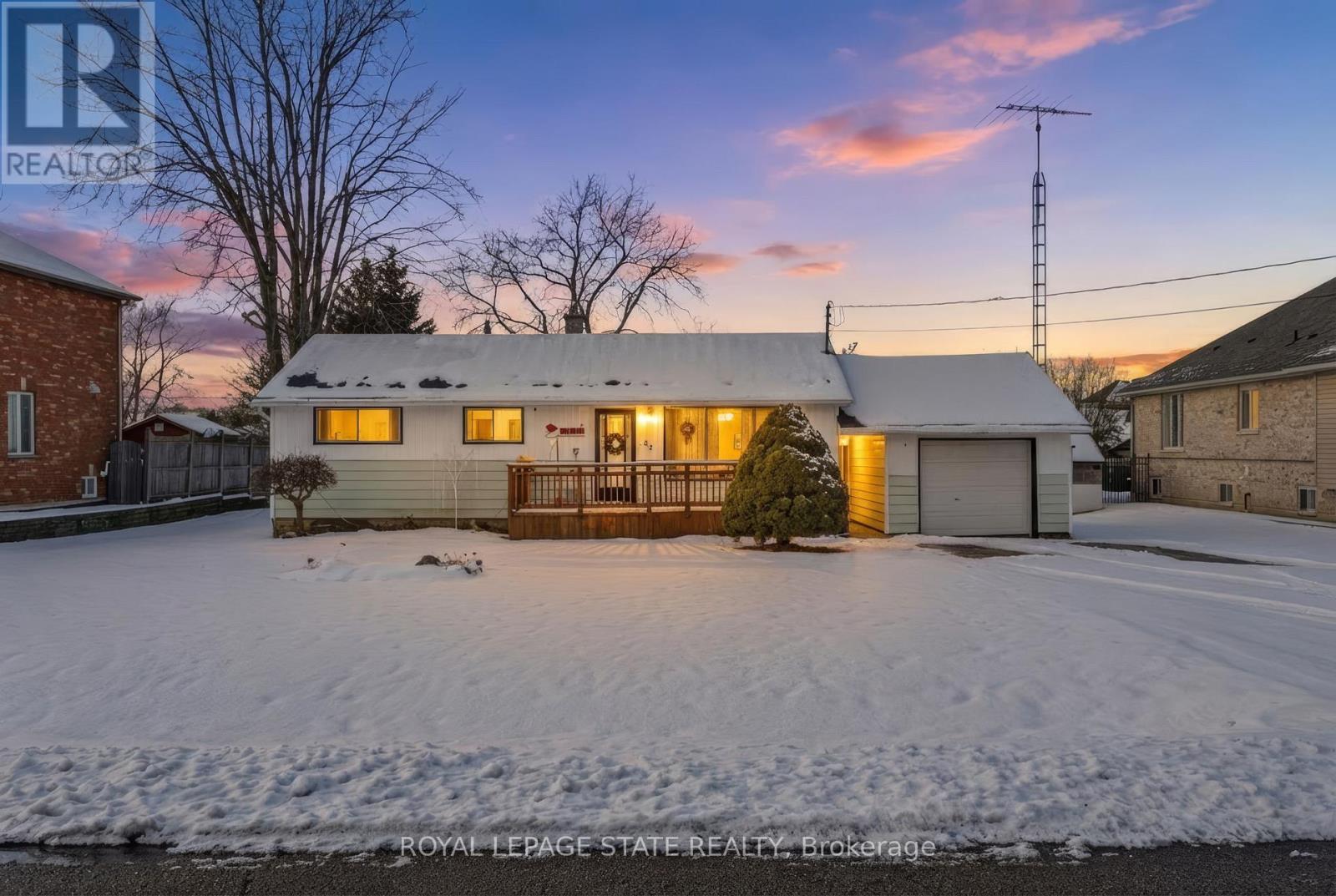 29 Leckie Avenue, Hamilton, Ontario  L8J 2S7 - Photo 4 - X12629856