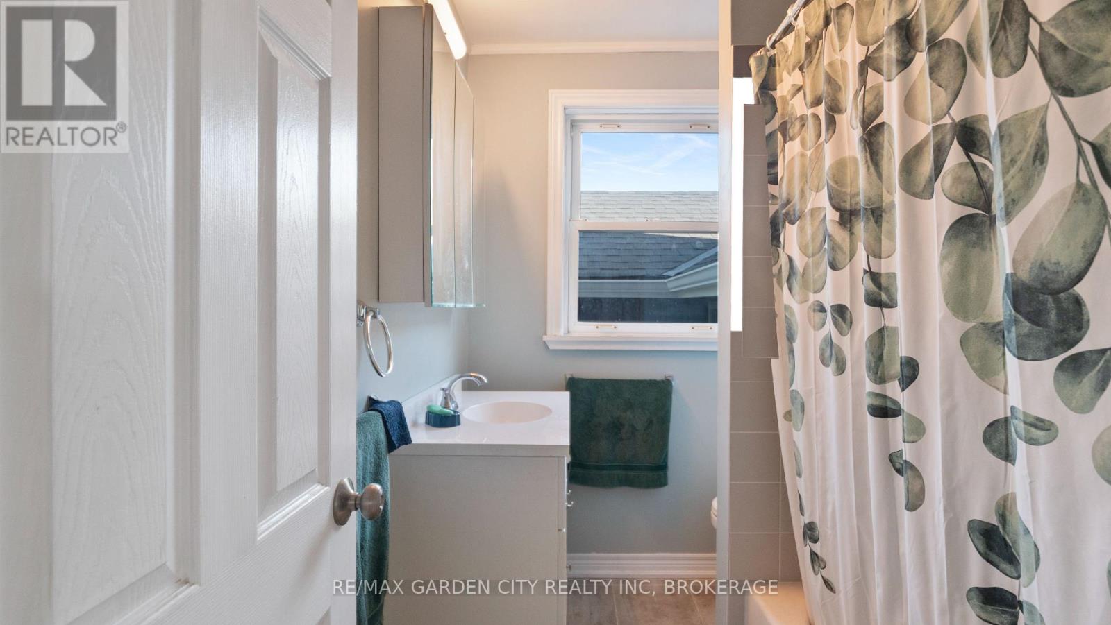 611 Clare Avenue, Welland, Ontario  L3C 3B9 - Photo 9 - X12629970