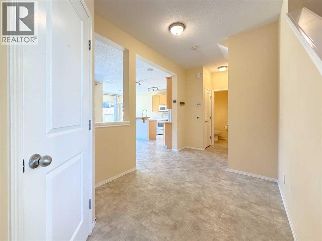 21 Panamount Hill Nw, Calgary, Alberta  T3K 5R8 - Photo 6 - A2270156