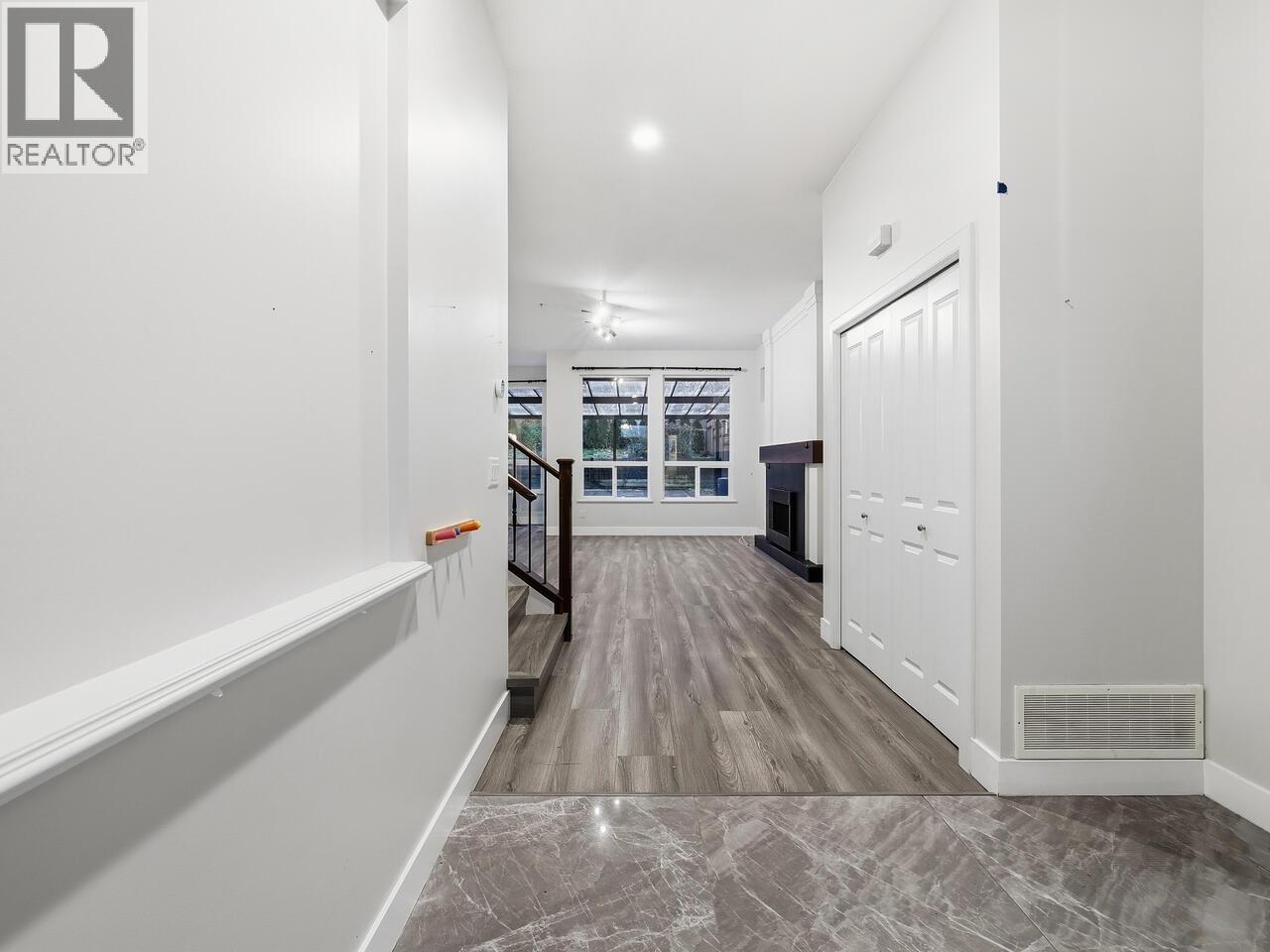 10428 Mceachern Street, Maple Ridge, British Columbia  V2W 0H8 - Photo 2 - R3066890