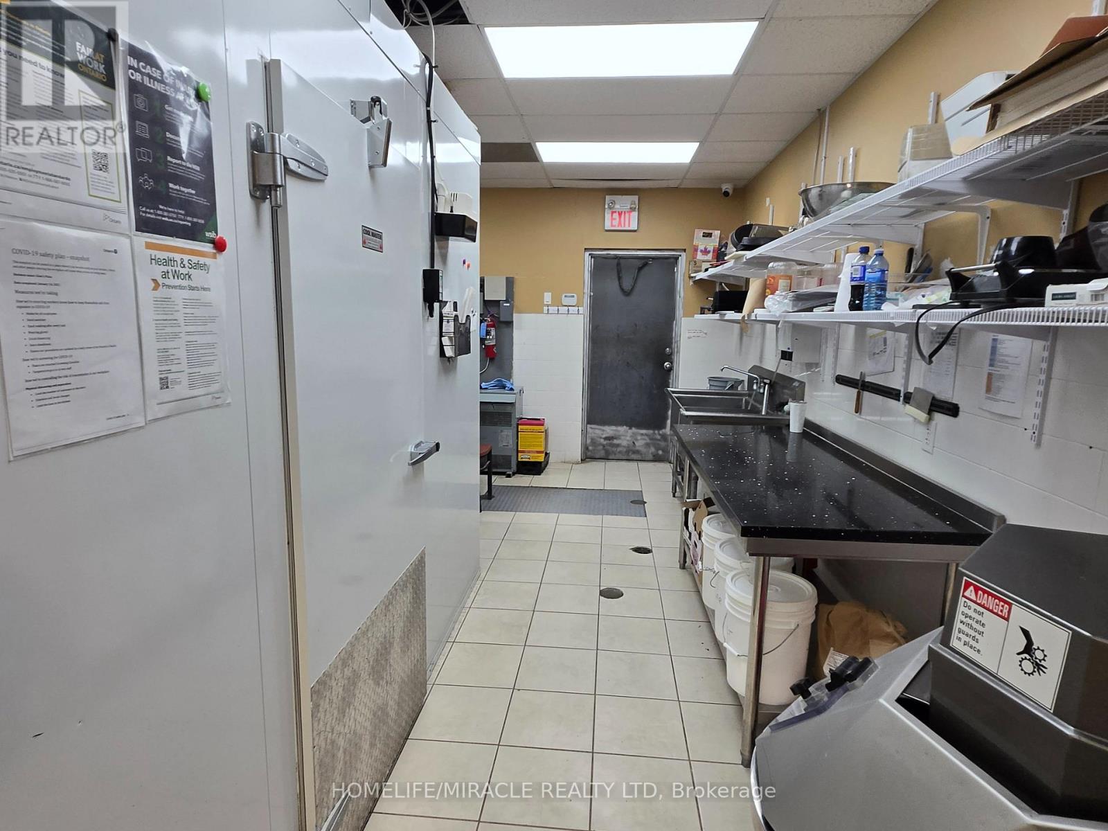 2 - 4293 King Street E, Kitchener, Ontario  N2P 2E9 - Photo 30 - X12613464