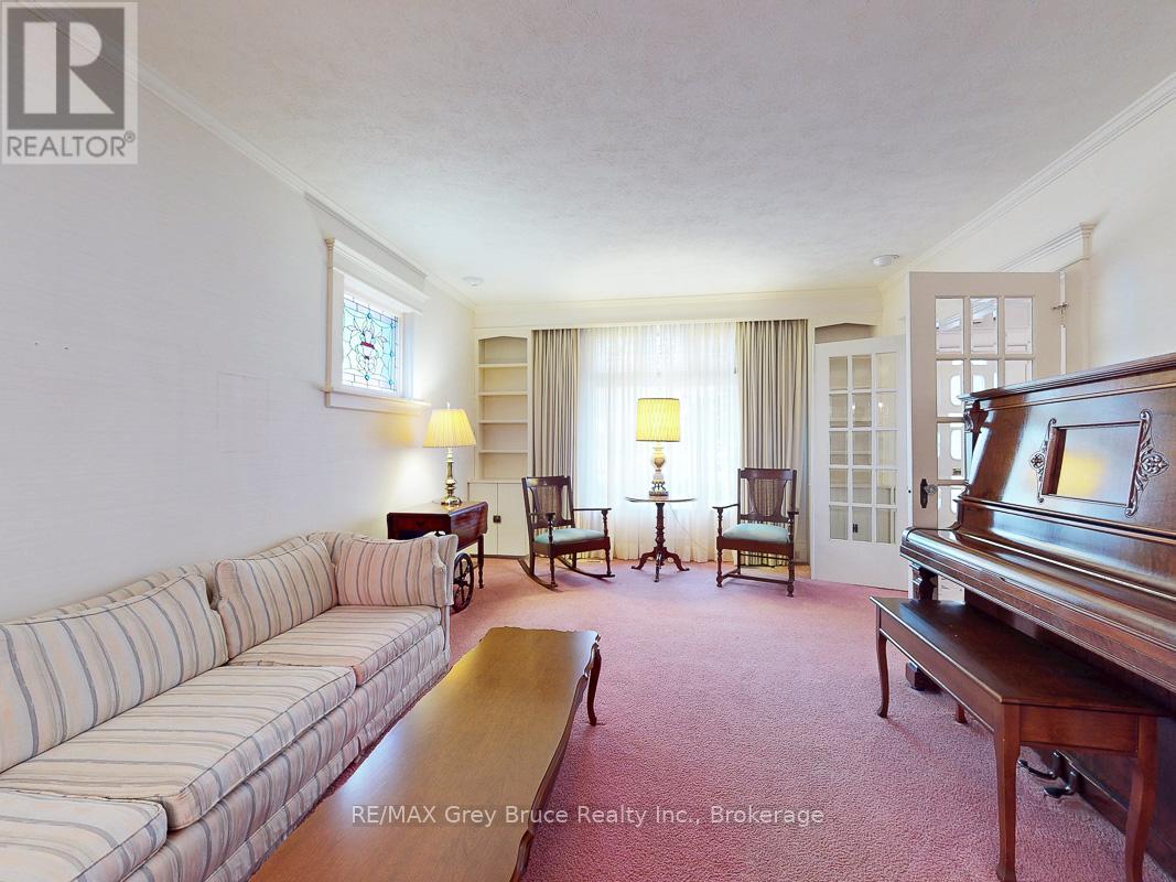 714 4th Avenue E, Owen Sound, Ontario  N4K 2N6 - Photo 12 - X12446611